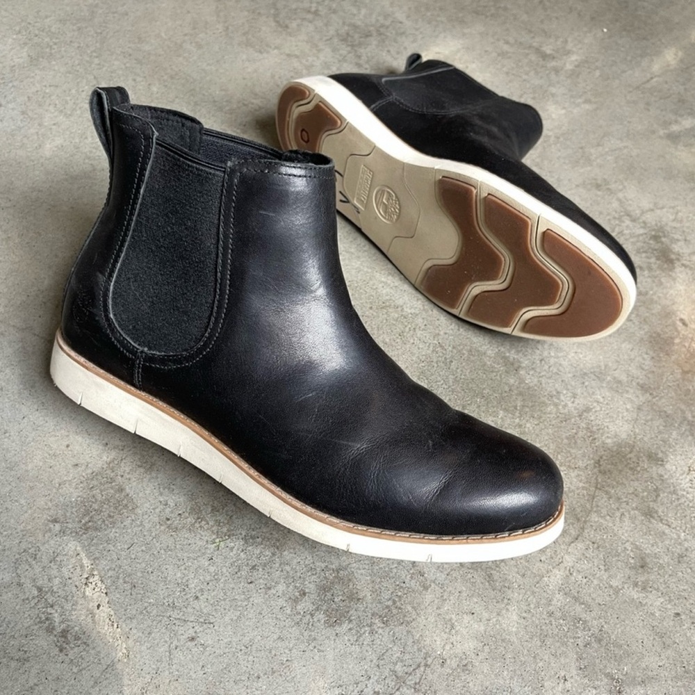Timberland Sz 9.5 Black Leather Chelsea Boot Low Heel Ankle Bootie Lakeville